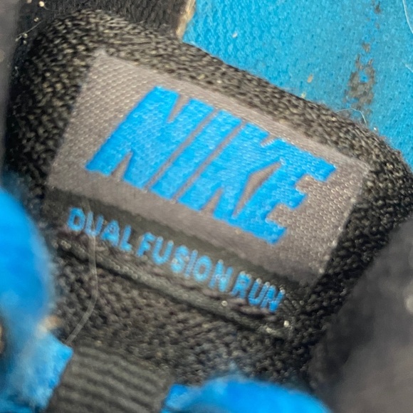 Nike Kids Black Sneakers with Blue Accents - Picture 2 of 8